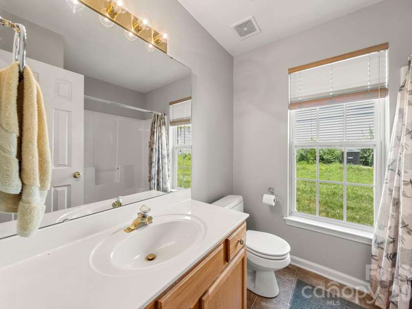 1437 Deer Forest Drive, Fort Mill, SC 29707.  MLS# CAR4385819, YatesRealty ID 30694. Primary bath