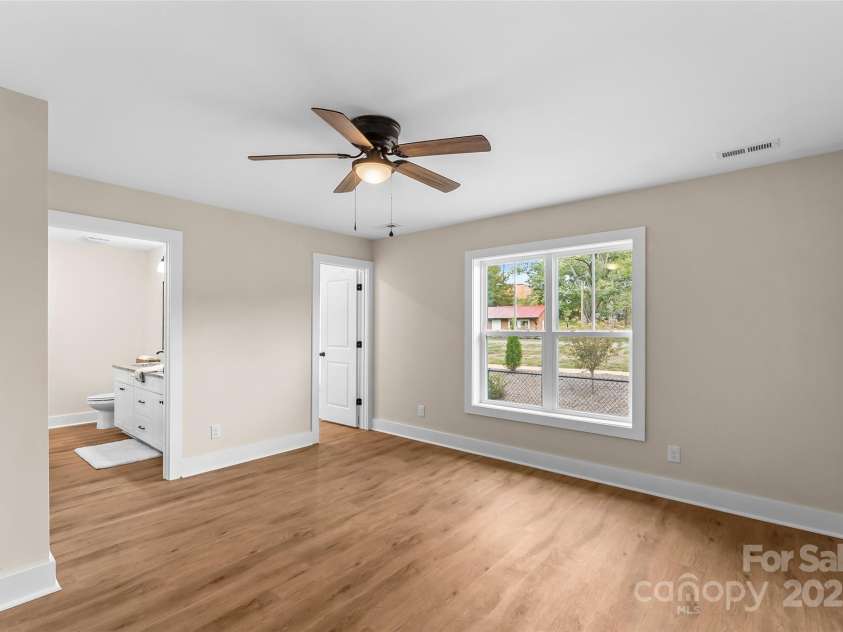 206 Beacon Avenue, Morganton, NC 28655.  MLS# CAR4287658, YatesRealty ID 30694. 