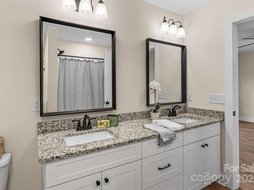 206 Beacon Avenue, Morganton, NC 28655.  MLS# CAR4287658, YatesRealty ID 30694. 