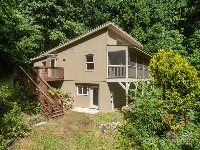 129 Franklin Road, Swannanoa, NC 28778.  MLS# CAR4283769, YatesRealty ID 30695. 