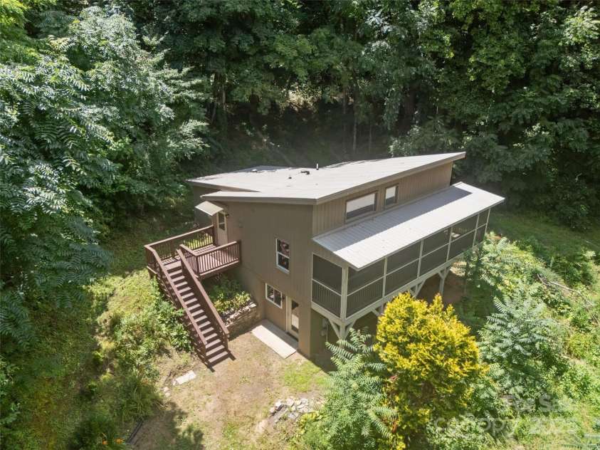 129 Franklin Road, Swannanoa, NC 28778.  MLS# CAR4283769, YatesRealty ID 30695. 