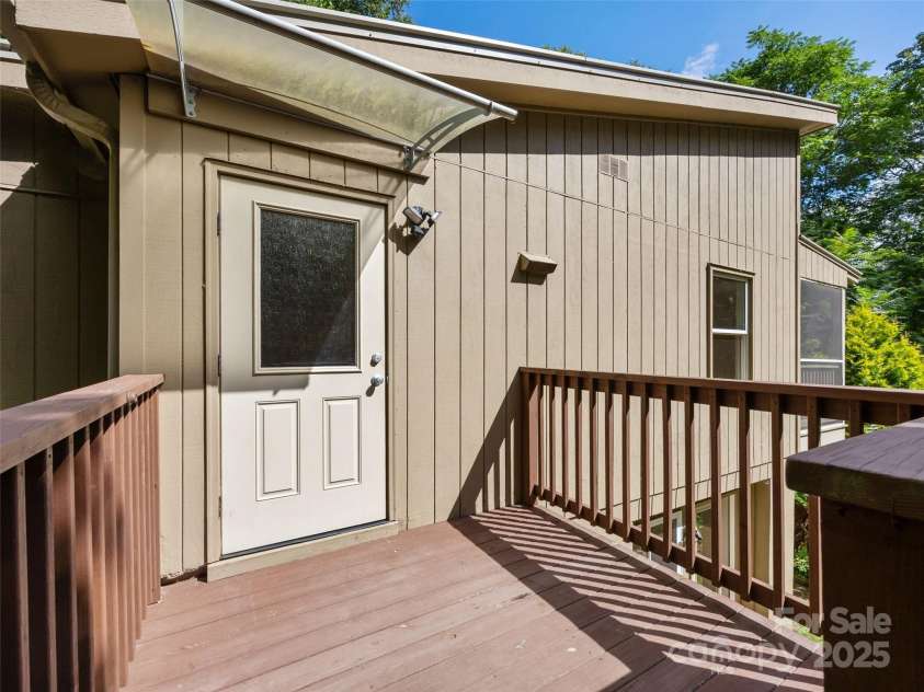 129 Franklin Road, Swannanoa, NC 28778.  MLS# CAR4283769, YatesRealty ID 30695. 