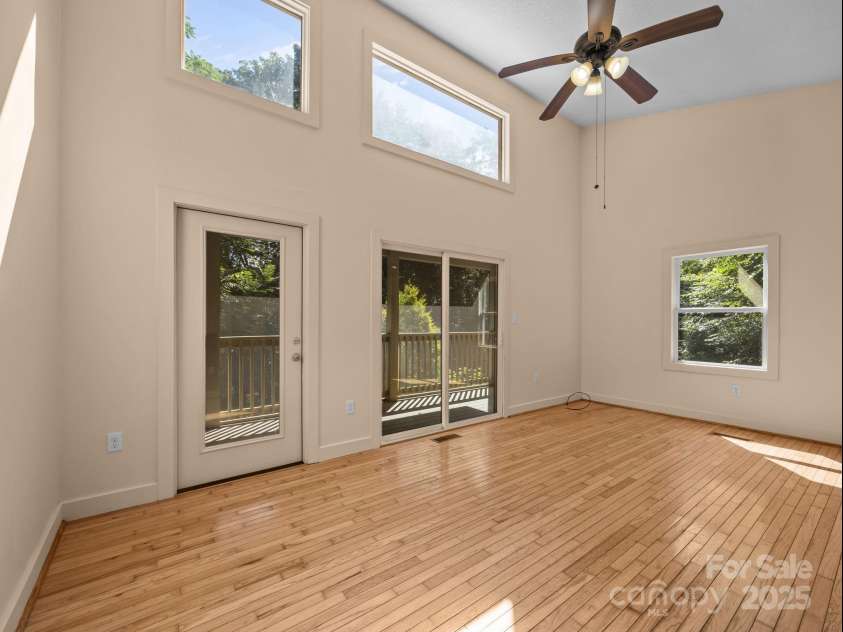 129 Franklin Road, Swannanoa, NC 28778.  MLS# CAR4283769, YatesRealty ID 30695. 
