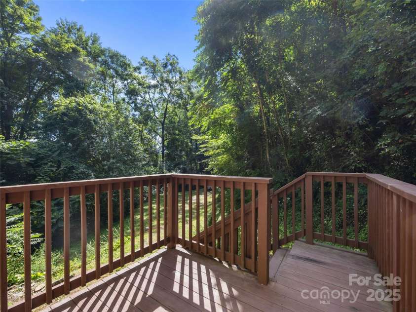 129 Franklin Road, Swannanoa, NC 28778.  MLS# CAR4283769, YatesRealty ID 30695. 