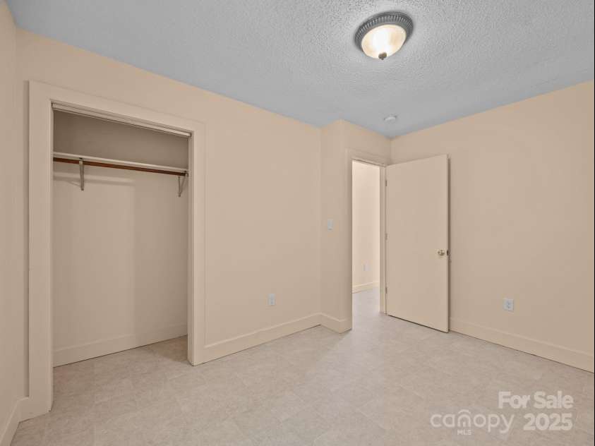129 Franklin Road, Swannanoa, NC 28778.  MLS# CAR4283769, YatesRealty ID 30695. 