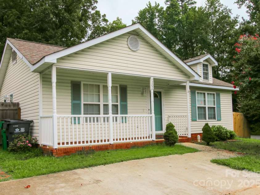 6202 Cottageville Lane, Charlotte, NC 28208.  MLS# CAR4288230, YatesRealty ID 30696. 
