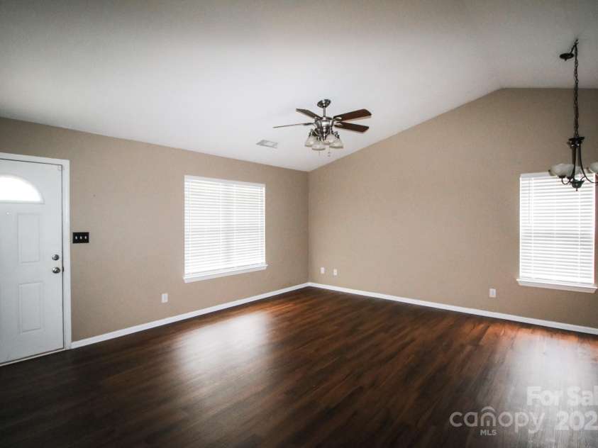 6202 Cottageville Lane, Charlotte, NC 28208.  MLS# CAR4288230, YatesRealty ID 30696. 