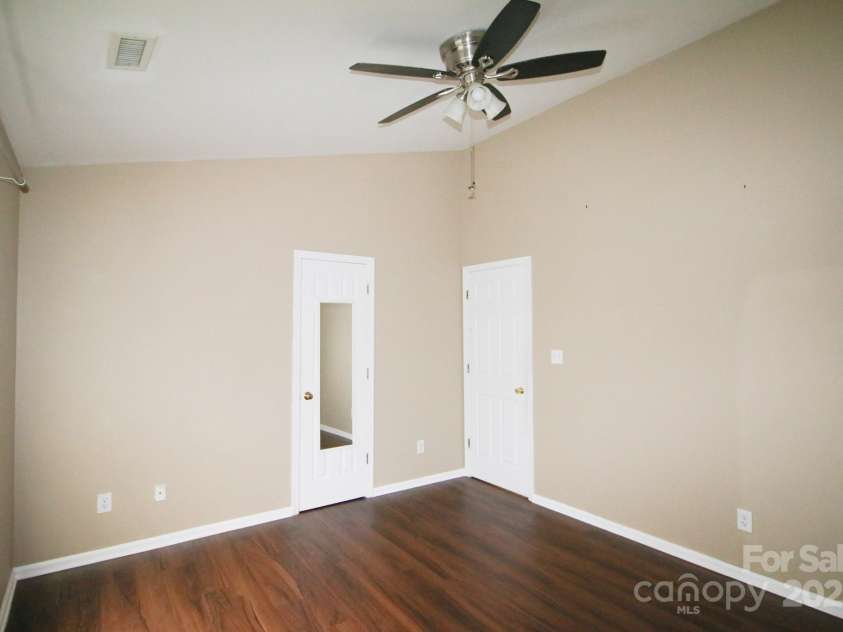 6202 Cottageville Lane, Charlotte, NC 28208.  MLS# CAR4288230, YatesRealty ID 30696. 