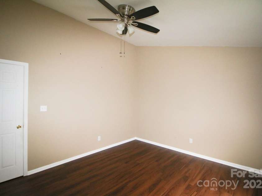 6202 Cottageville Lane, Charlotte, NC 28208.  MLS# CAR4288230, YatesRealty ID 30696. 