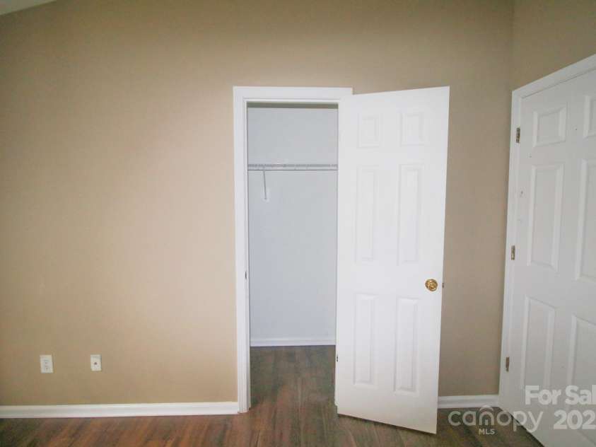 6202 Cottageville Lane, Charlotte, NC 28208.  MLS# CAR4288230, YatesRealty ID 30696. 