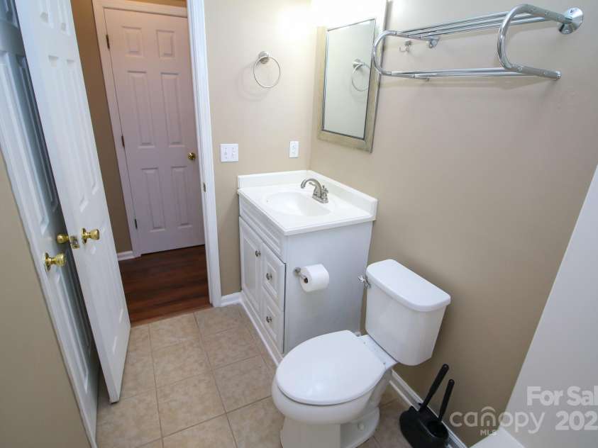 6202 Cottageville Lane, Charlotte, NC 28208.  MLS# CAR4288230, YatesRealty ID 30696. 