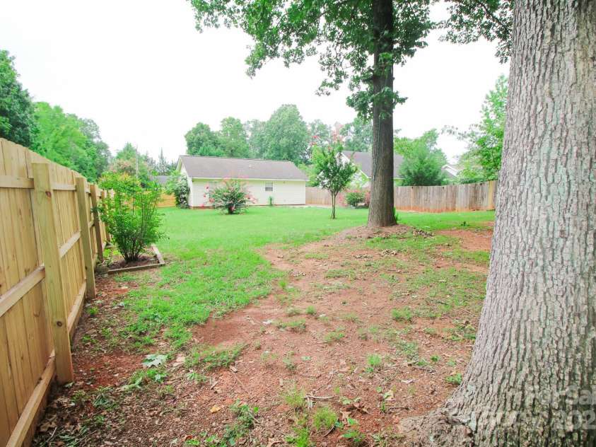 6202 Cottageville Lane, Charlotte, NC 28208.  MLS# CAR4288230, YatesRealty ID 30696. 
