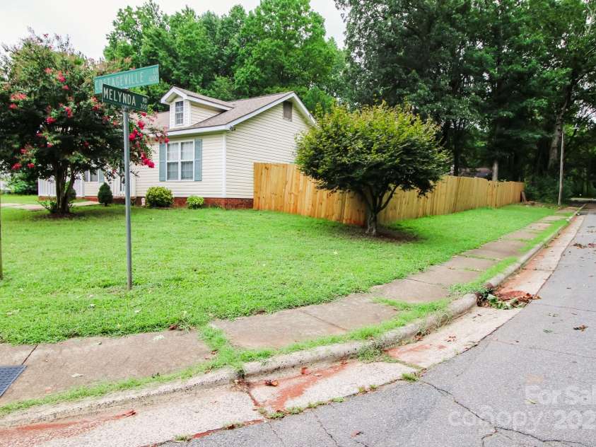 6202 Cottageville Lane, Charlotte, NC 28208.  MLS# CAR4288230, YatesRealty ID 30696. 