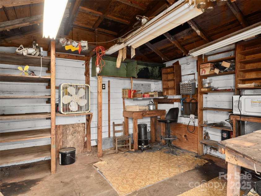 426 Sunset Circle, Canton, NC 28716.  MLS# CAR4285464, YatesRealty ID 30697. 