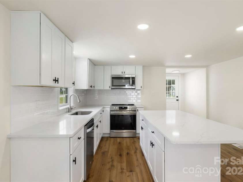 3114 Taxahaw Road, Lancaster, SC 29720.  MLS# CAR4287263, YatesRealty ID 30699. 