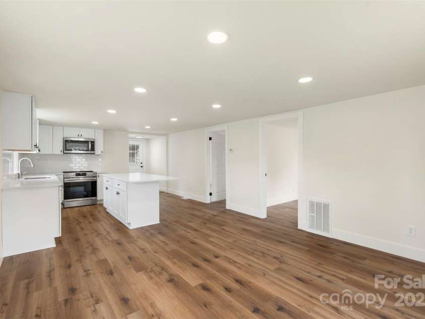 3114 Taxahaw Road, Lancaster, SC 29720.  MLS# CAR4287263, YatesRealty ID 30699. 