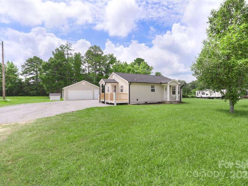 3114 Taxahaw Road, Lancaster, SC 29720.  MLS# CAR4287263, YatesRealty ID 30699. 