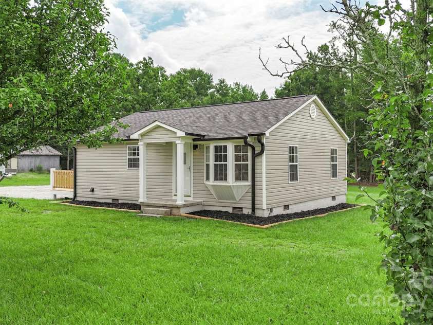 3114 Taxahaw Road, Lancaster, SC 29720.  MLS# CAR4287263, YatesRealty ID 30699. 