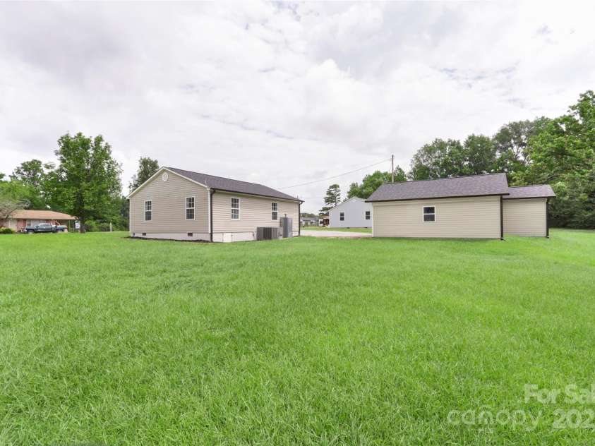 3114 Taxahaw Road, Lancaster, SC 29720.  MLS# CAR4287263, YatesRealty ID 30699. 