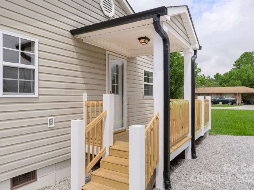 3114 Taxahaw Road, Lancaster, SC 29720.  MLS# CAR4287263, YatesRealty ID 30699. 