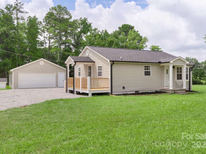 3114 Taxahaw Road, Lancaster, SC 29720.  MLS# CAR4287263, YatesRealty ID 30699. 