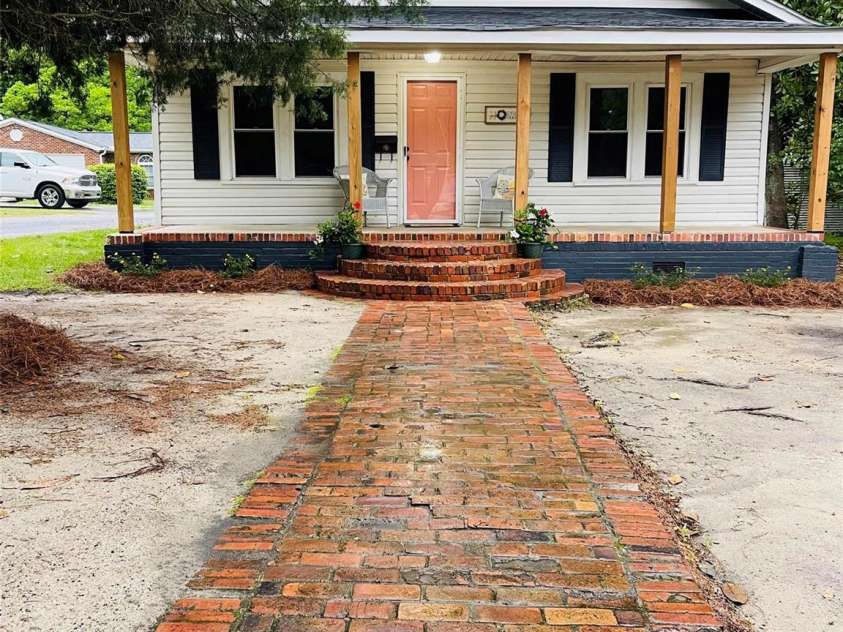 357 Huger Street, Cheraw, SC 29520.  MLS# CAR4258094, YatesRealty ID 3070. 