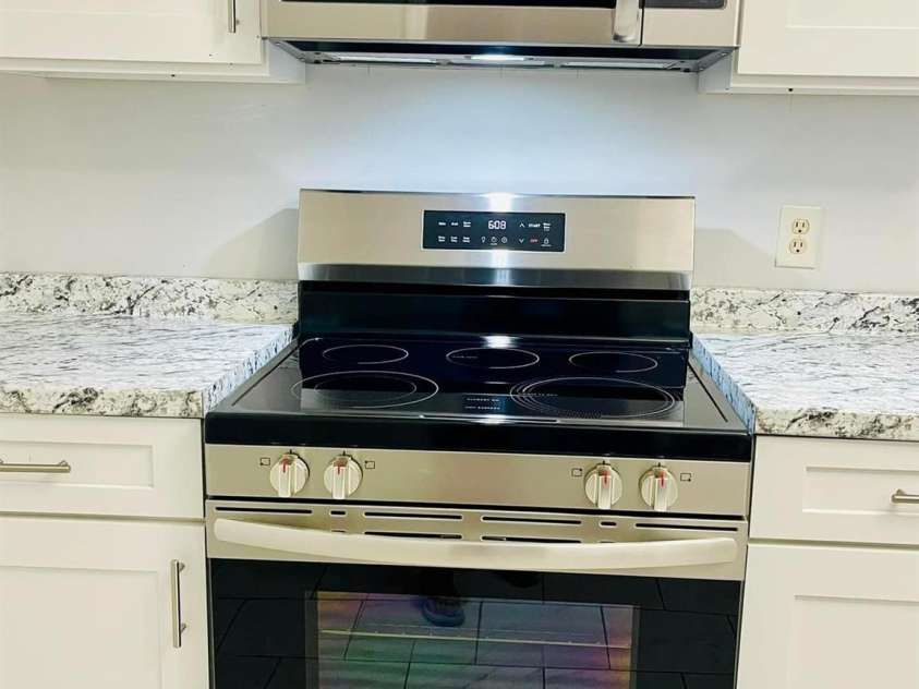 357 Huger Street, Cheraw, SC 29520.  MLS# CAR4258094, YatesRealty ID 3070. 