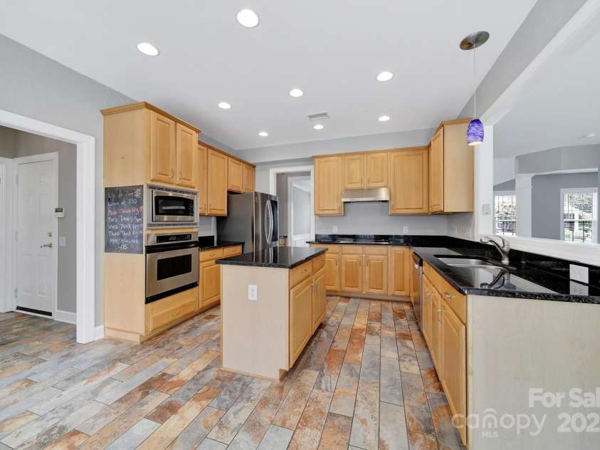 10220 Chilvary Drive, Charlotte, NC 28277.  MLS# CAR4277946, YatesRealty ID 30700. 