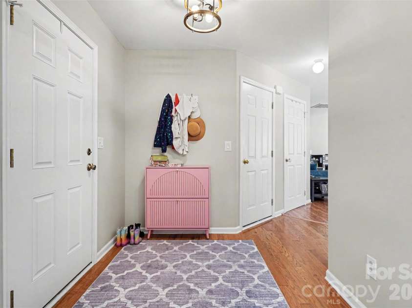 6019 Firethorne Lane, Concord, NC 28025.  MLS# CAR4391302, YatesRealty ID 30700. Entry Way