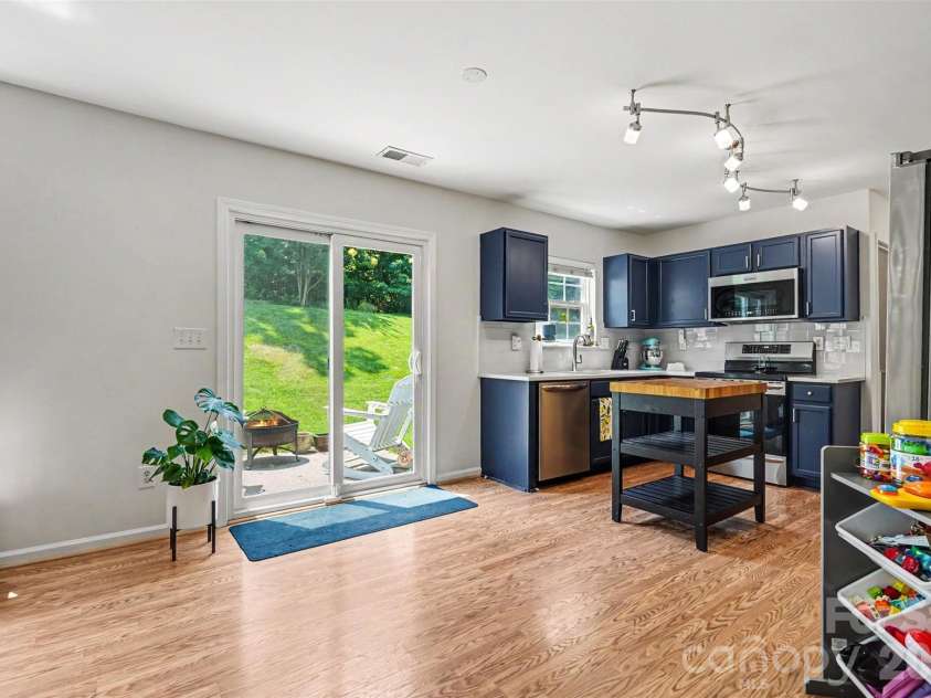 6019 Firethorne Lane, Concord, NC 28025.  MLS# CAR4391302, YatesRealty ID 30700. Open Floor plan to Kitchen
