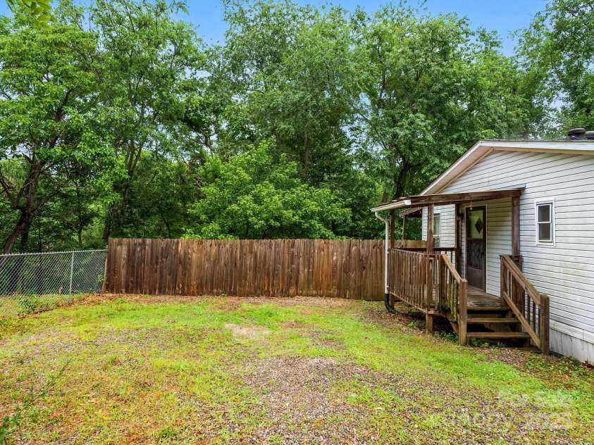 238 Brickyard Road, Asheville, NC 28806.  MLS# CAR4279435, YatesRealty ID 30701. 