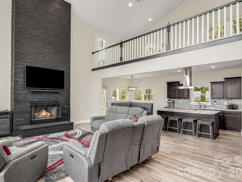 35 Chesten Mountain Drive, Asheville, NC 28803.  MLS# CAR4370920, YatesRealty ID 30701. 