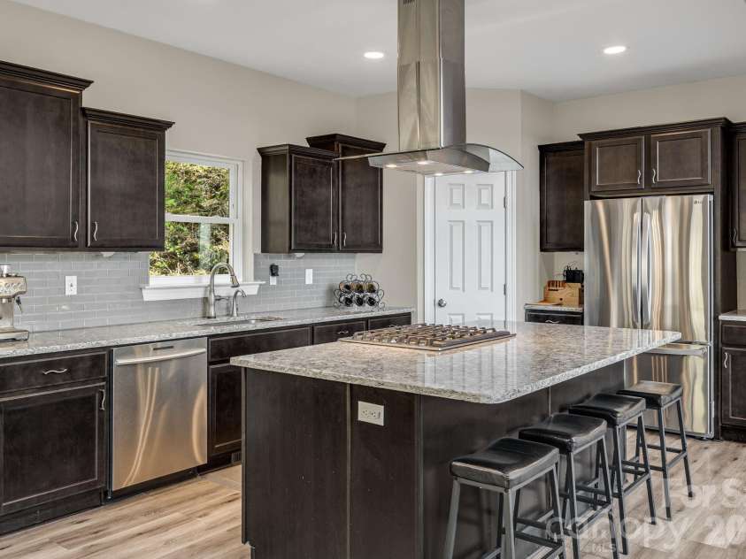35 Chesten Mountain Drive, Asheville, NC 28803.  MLS# CAR4370920, YatesRealty ID 30701. 
