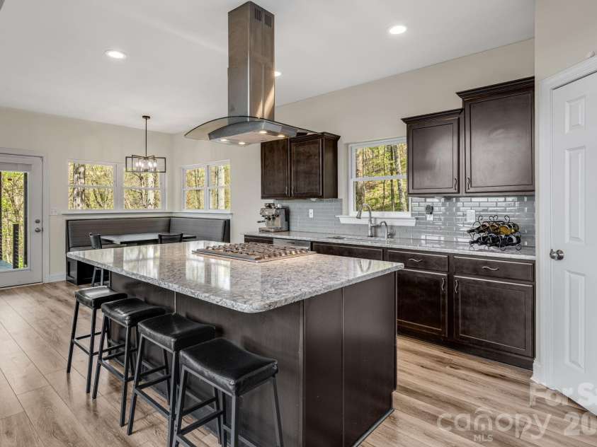 35 Chesten Mountain Drive, Asheville, NC 28803.  MLS# CAR4370920, YatesRealty ID 30701. 