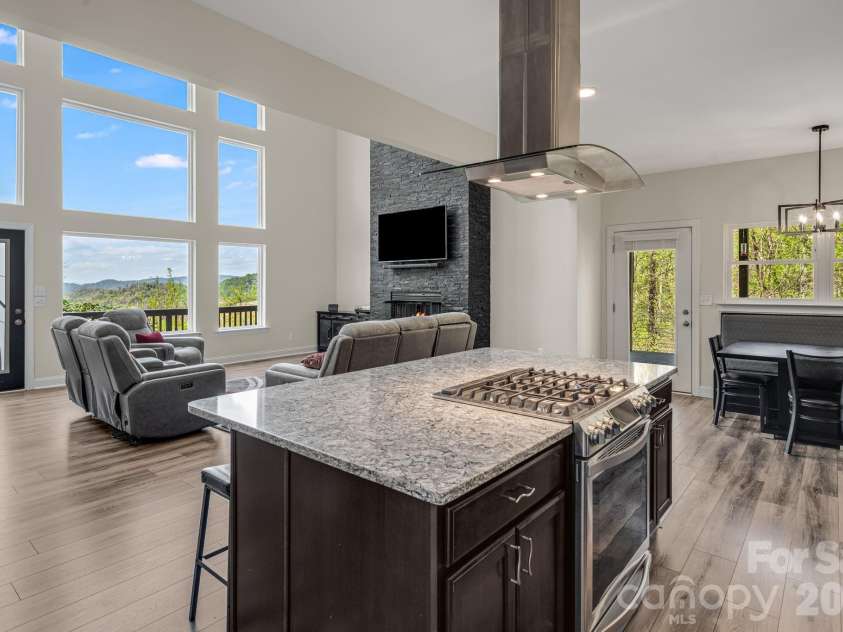 35 Chesten Mountain Drive, Asheville, NC 28803.  MLS# CAR4370920, YatesRealty ID 30701. 