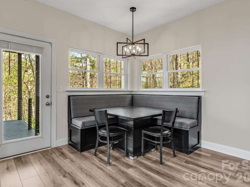 35 Chesten Mountain Drive, Asheville, NC 28803.  MLS# CAR4370920, YatesRealty ID 30701. 