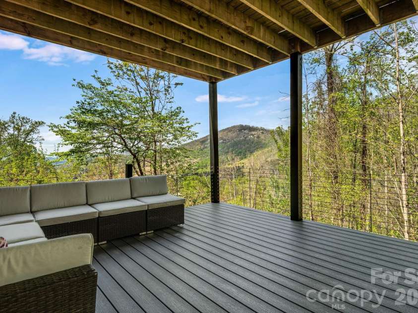 35 Chesten Mountain Drive, Asheville, NC 28803.  MLS# CAR4370920, YatesRealty ID 30701. 