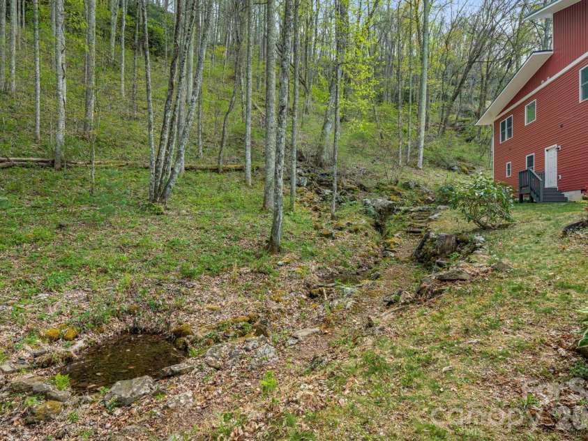 35 Chesten Mountain Drive, Asheville, NC 28803.  MLS# CAR4370920, YatesRealty ID 30701. 