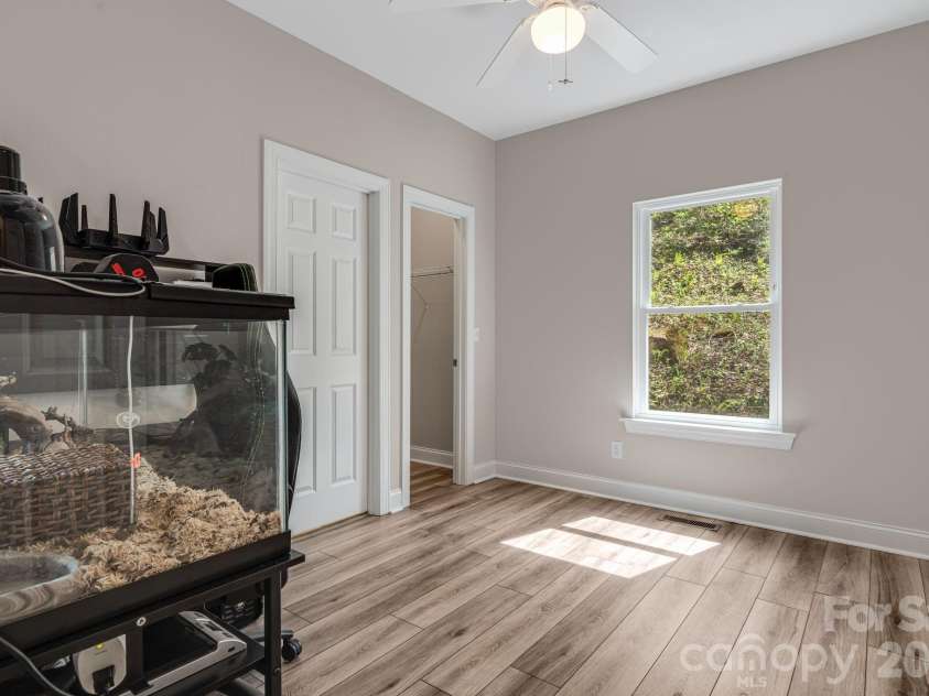 35 Chesten Mountain Drive, Asheville, NC 28803.  MLS# CAR4370920, YatesRealty ID 30701. Bedroom 4 with Ensuite Bath