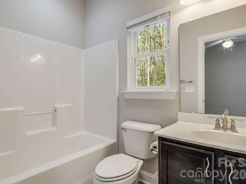 35 Chesten Mountain Drive, Asheville, NC 28803.  MLS# CAR4370920, YatesRealty ID 30701. Bedroom 4 with Ensuite Bath