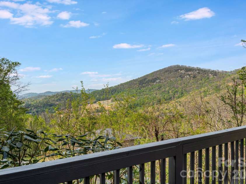35 Chesten Mountain Drive, Asheville, NC 28803.  MLS# CAR4370920, YatesRealty ID 30701. Upper Deck Views