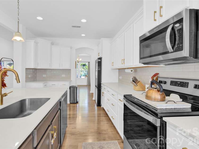 3153 Pinehills Way, Mount Holly, NC 28120.  MLS# CAR4360789, YatesRealty ID 30702. Kitchen