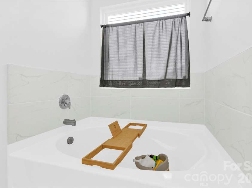 3153 Pinehills Way, Mount Holly, NC 28120.  MLS# CAR4360789, YatesRealty ID 30702. Primary Bath