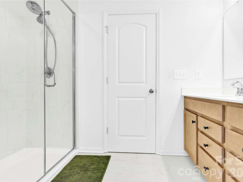 3153 Pinehills Way, Mount Holly, NC 28120.  MLS# CAR4360789, YatesRealty ID 30702. Primary Bath
