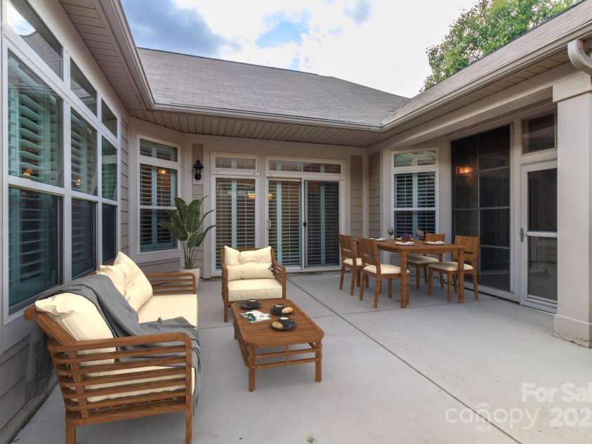 4423 Parkgate Drive, Matthews, NC 28105.  MLS# CAR4286068, YatesRealty ID 30702. 