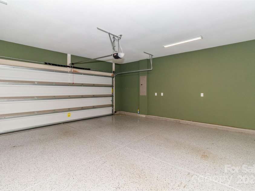 4423 Parkgate Drive, Matthews, NC 28105.  MLS# CAR4286068, YatesRealty ID 30702. 