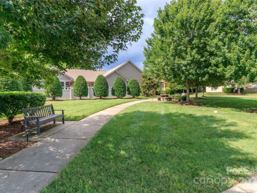 4423 Parkgate Drive, Matthews, NC 28105.  MLS# CAR4286068, YatesRealty ID 30702. 