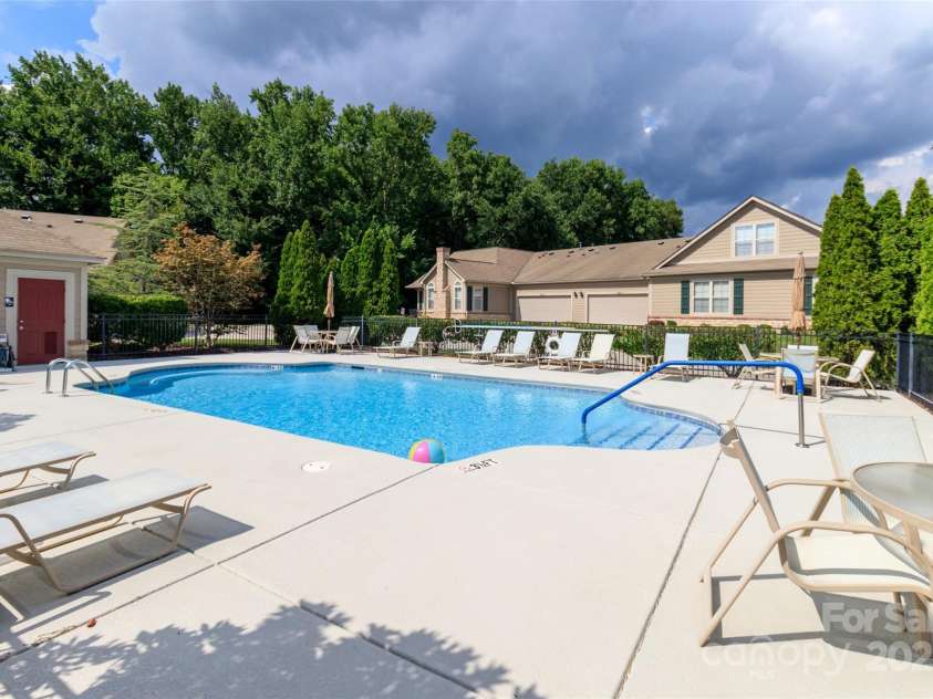 4423 Parkgate Drive, Matthews, NC 28105.  MLS# CAR4286068, YatesRealty ID 30702. Clubhouse Pool