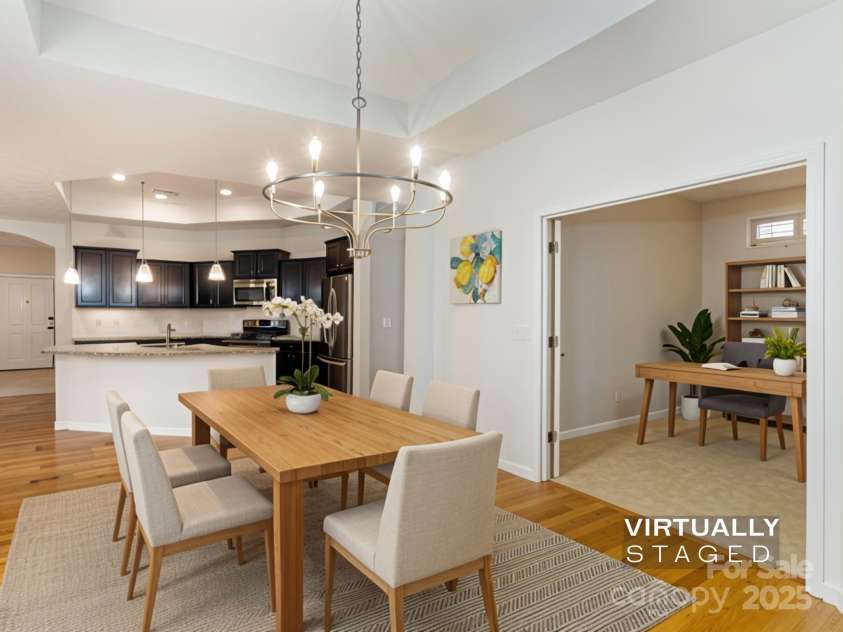 4423 Parkgate Drive, Matthews, NC 28105.  MLS# CAR4286068, YatesRealty ID 30702. Virtually Staged 