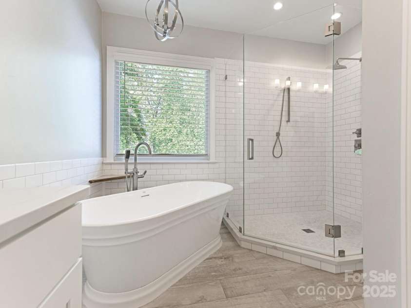 2617 Greyabby Court, Charlotte, NC 28270.  MLS# CAR4282748, YatesRealty ID 30704. Primary bath